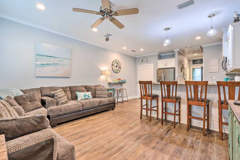 Dauphin Island Retreat: 2 Blocks to Beach! — photo 3