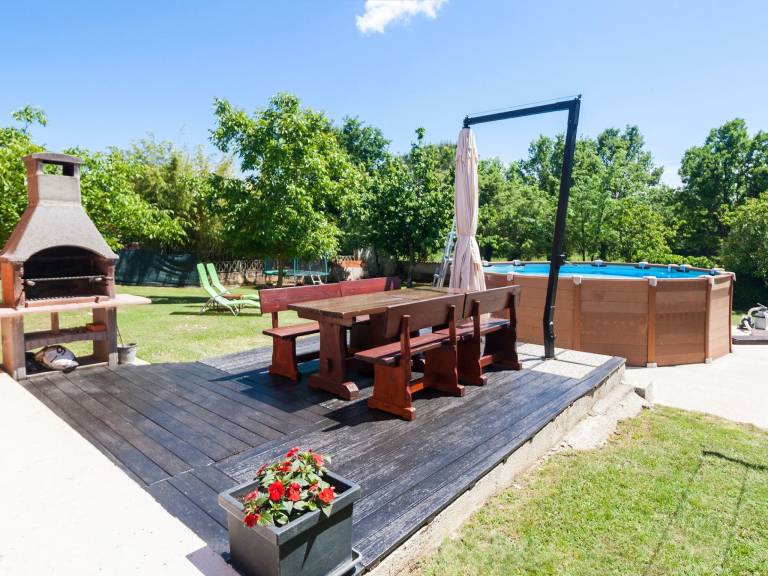 Vacation home with private pool, garden & terrace — photo 4