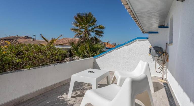 Hotel Les Palmiers En Camargue — photo 2