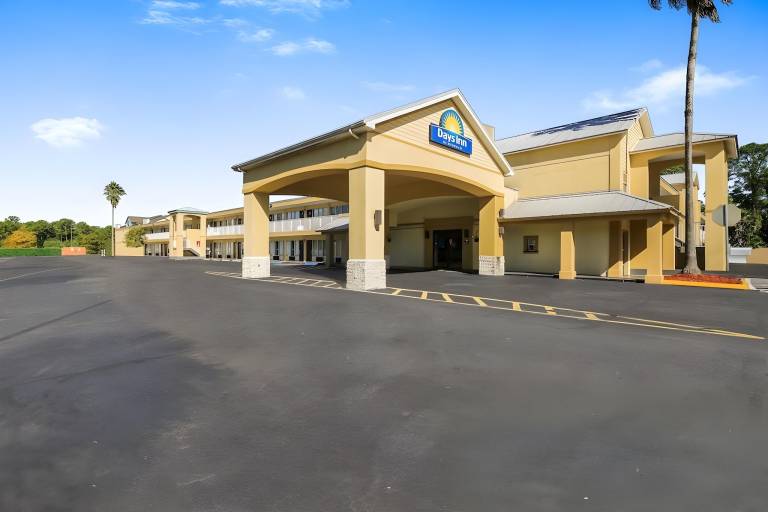 Days Inn by Wyndham Daytona Beach Speedway — photo 4