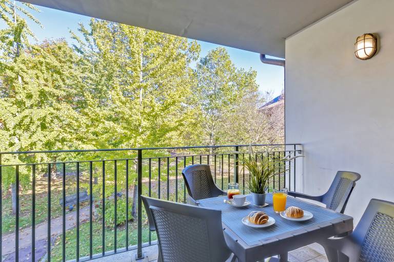 Apartment with terrace & garden | Mountain view | Next to the beach | Pets are welcome in Porlezza