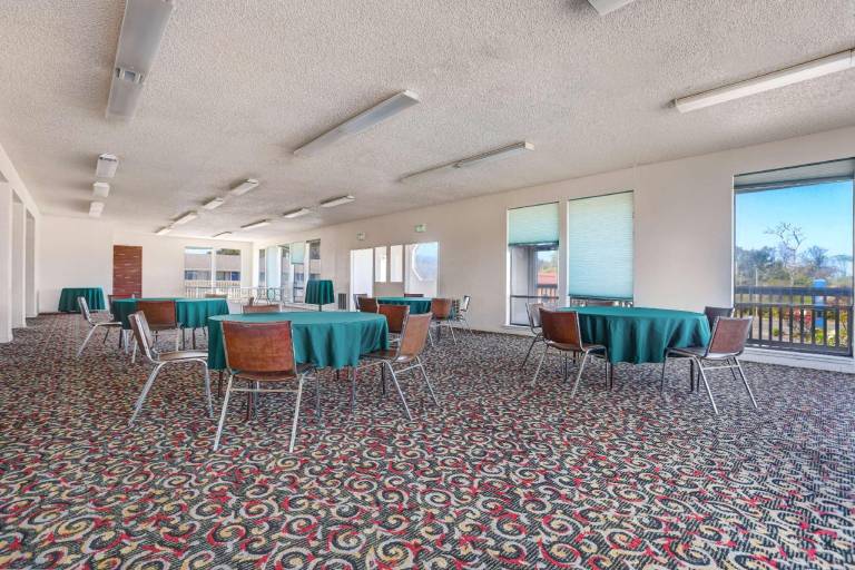 Motel 6 Fort Bragg, CA — photo 4