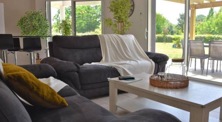Fully equipped charming house with pool, garden & barbeque | Perfect for remote work | Pet-friendly — photo 4