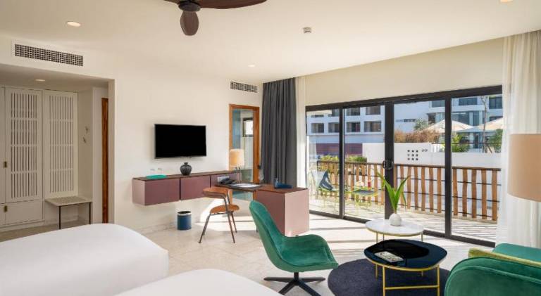 The Aviary Hotel — photo 2