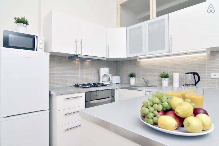 MILA - 4 BR 2 BA 4 min walk from Wenceslas Square in Prague