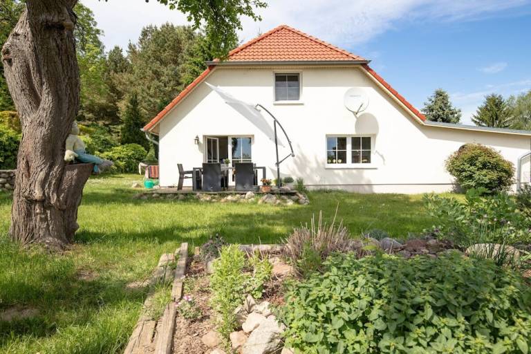 House with terrace, barbecue & yard — photo 2