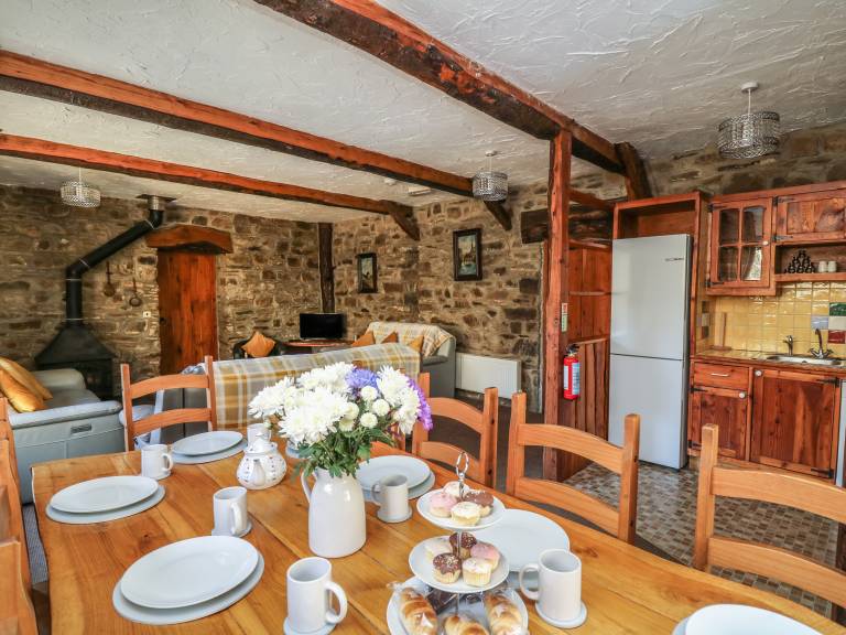 Child-friendly charming cottage with yard | Pet-friendly — photo 5