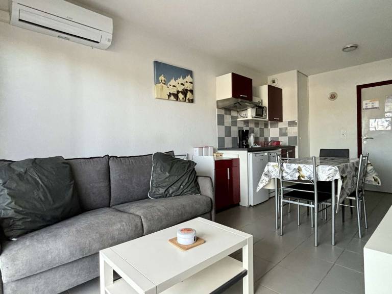 Holiday apartment with pool — photo 3
