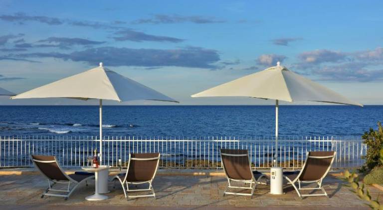 Serviced apartment with patio & garden in Polignano a Mare