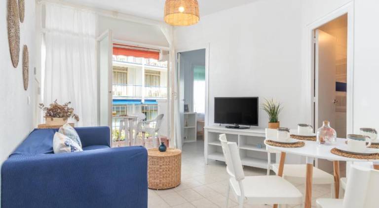 Apartment with terrace — photo 2