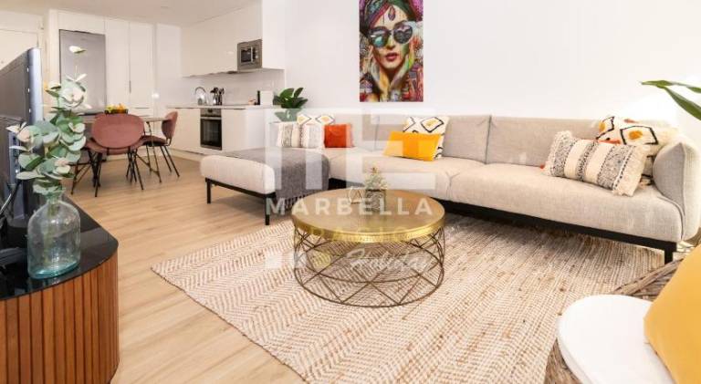 Apartment with pool — photo 4