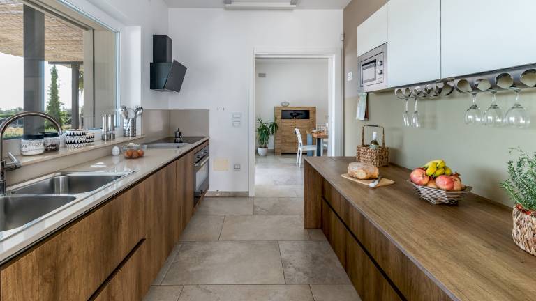 Family-friendly nice villa with BBQ, yard & private pool | Pool view | Suitable for remote work | Pets allowed — photo 5