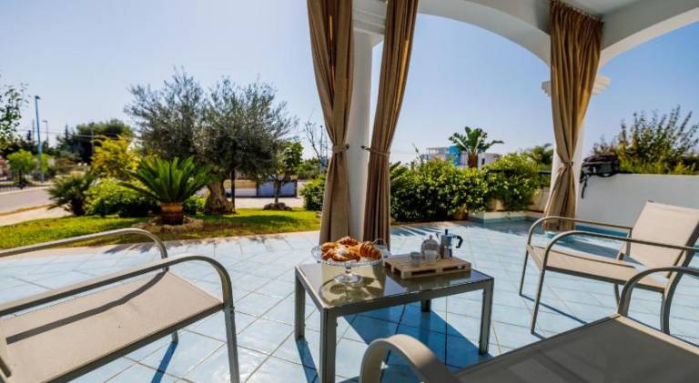 Holiday apartment with yard, barbecue & terrace — photo 3