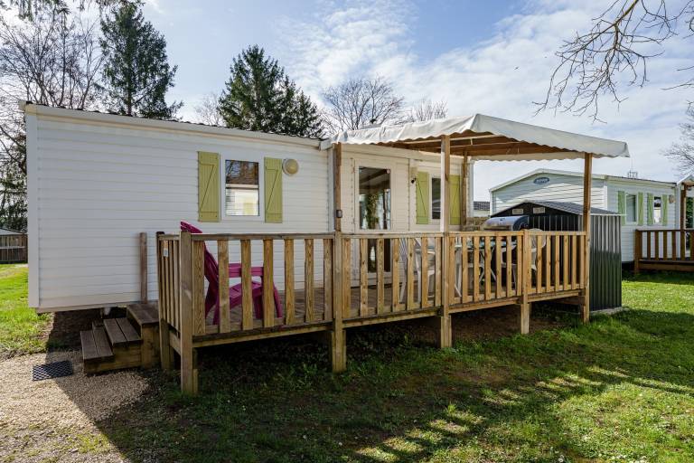 Caravan 'Nina's Mobilhome Am Europa Park' with Shared Pool and Private Terrace — photo 2