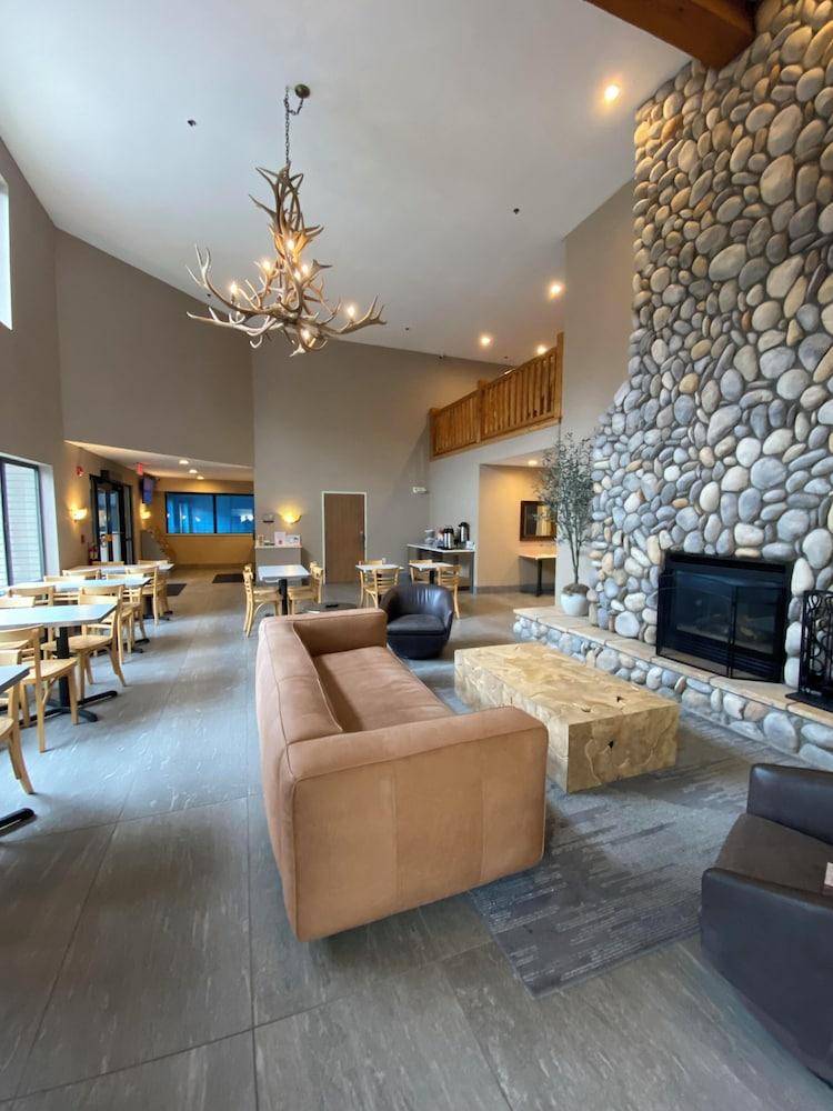 Beachfront Hotel Houghton Lake — photo 3