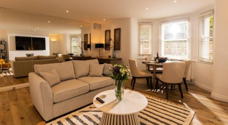 Beautiful apartment | Pets allowed in Cheltenham