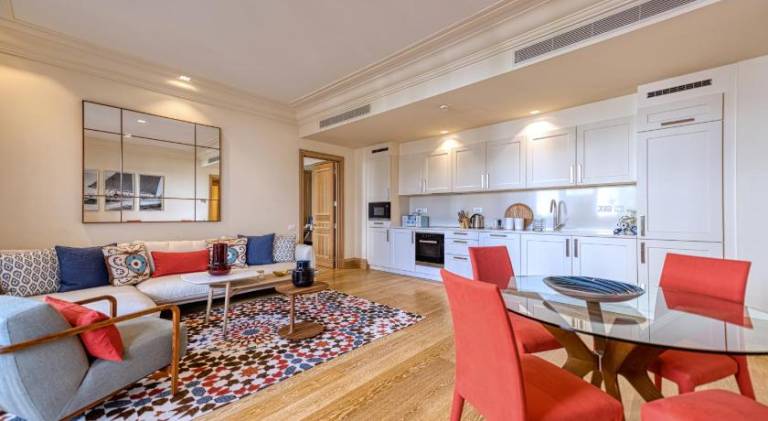 Rental apartment with garden, terrace & pool — photo 4