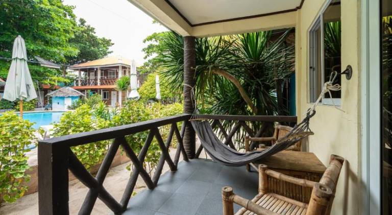 The Sharks Tail Dive Resort — photo 4