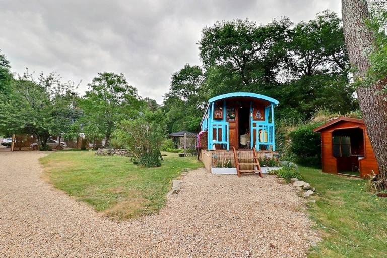 Pleasant gite with patio & yard | Pet-friendly — photo 3