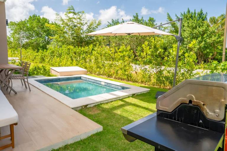 Vacation home with private pool & barbeque in Altagracia