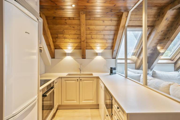 Child-friendly spacious apartment | Mountain view | Ski nearby | Pets are welcome — photo 4