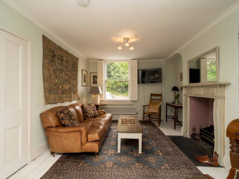 House with fast internet, patio & garden | Next to The Circus | Suitable for remote work — photo 3