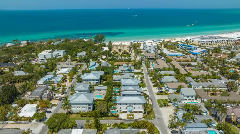 Casa Antilles Pet Friendly, Ping Pong Table, Private Heated Pool, Steps to Beach! — photo 2