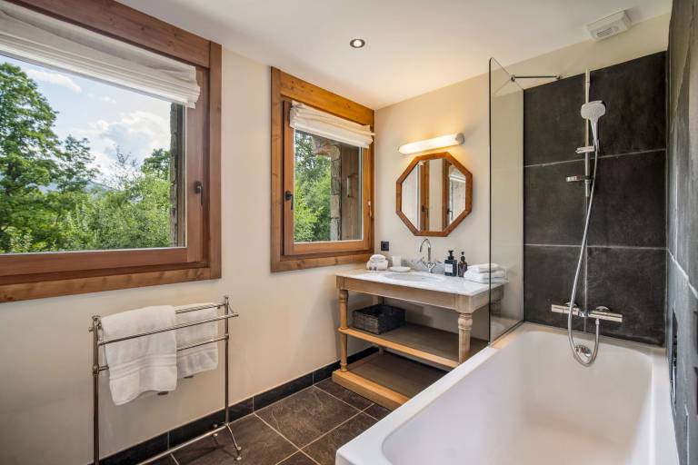 Chalet with terrace, garden & sauna | Mountain view — photo 4