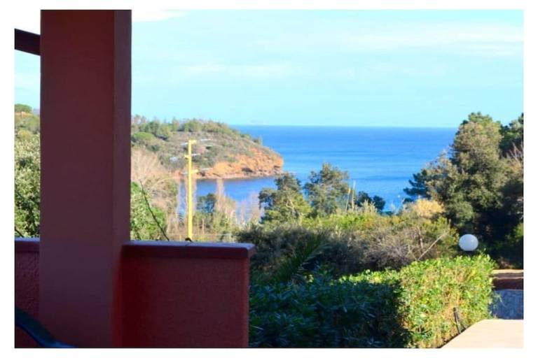 Lovely vacation home with yard, patio & BBQ | Beach nearby | Pets are welcome in Capoliveri