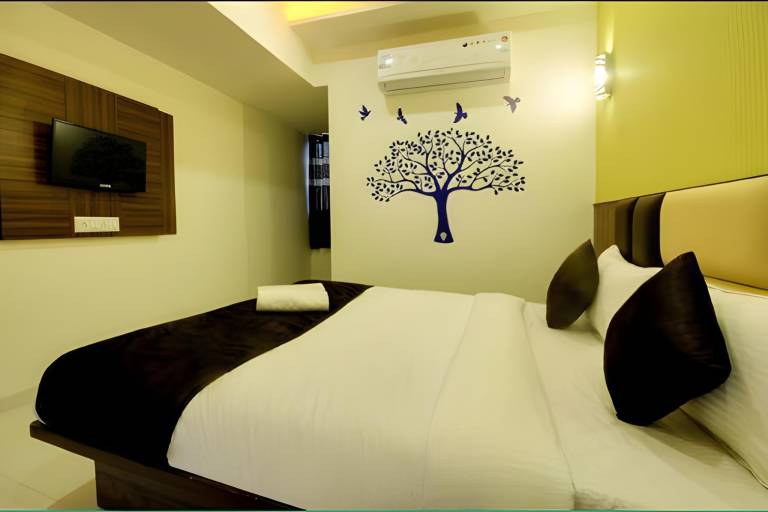 Hotel Satellite Inn in Ahmedabad