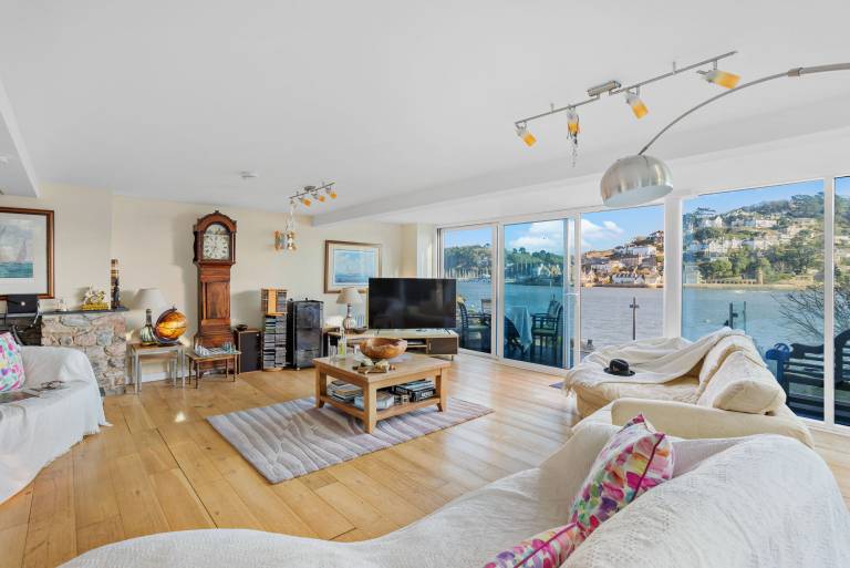 Child-friendly lovely cottage with yard & terrace | Water view | Pets are welcome — photo 2