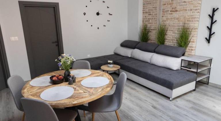 Rental apartment with patio & garden in Varna