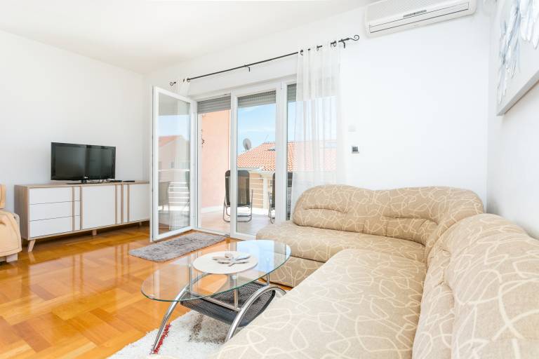 Holiday apartment with patio | Sea view — photo 2