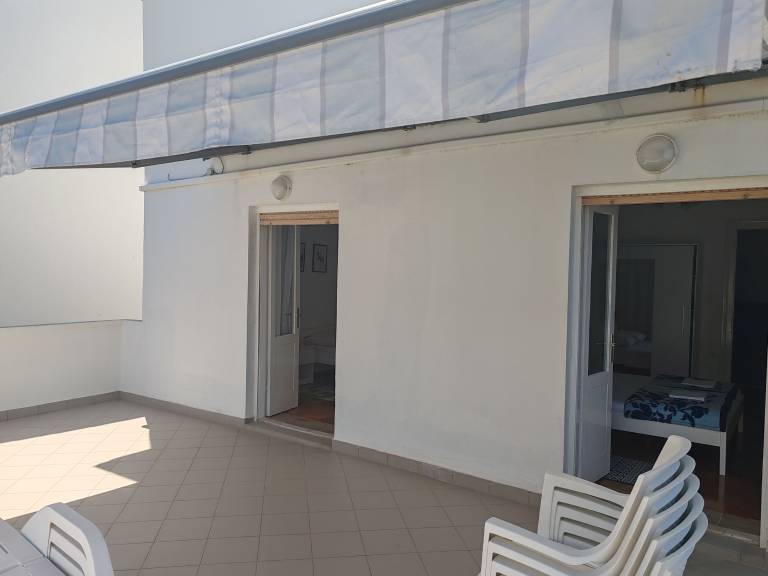 House with terrace, barbeque & yard | Garden view — photo 4