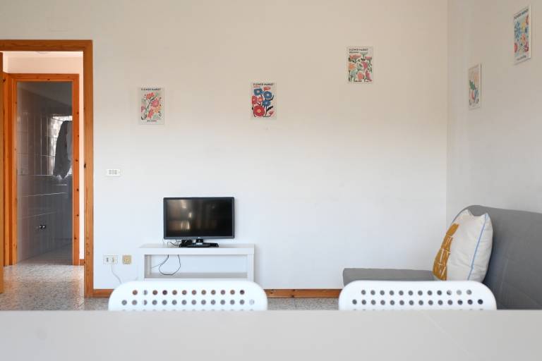 Rental apartment with patio — photo 5