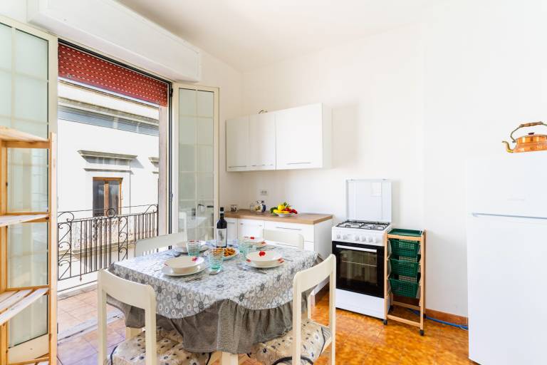 Rental apartment with patio | City view — photo 2