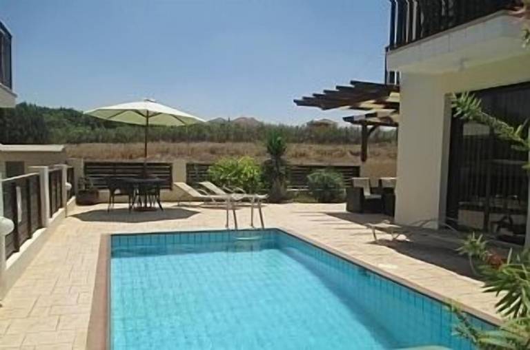 Villa Paralimni