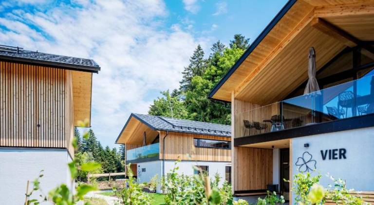 House with hot tub, garden & sauna in Bregenz