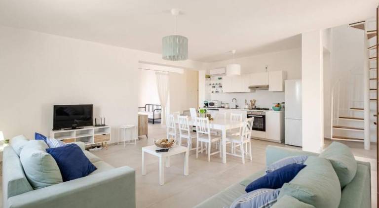 Family-oriented villa with garden, pool & barbecue | Beach nearby | Pet-friendly — photo 2