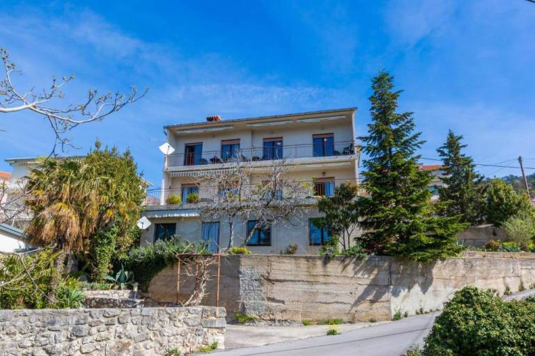 Holiday apartment with sea view and air conditioning in Crikvenica