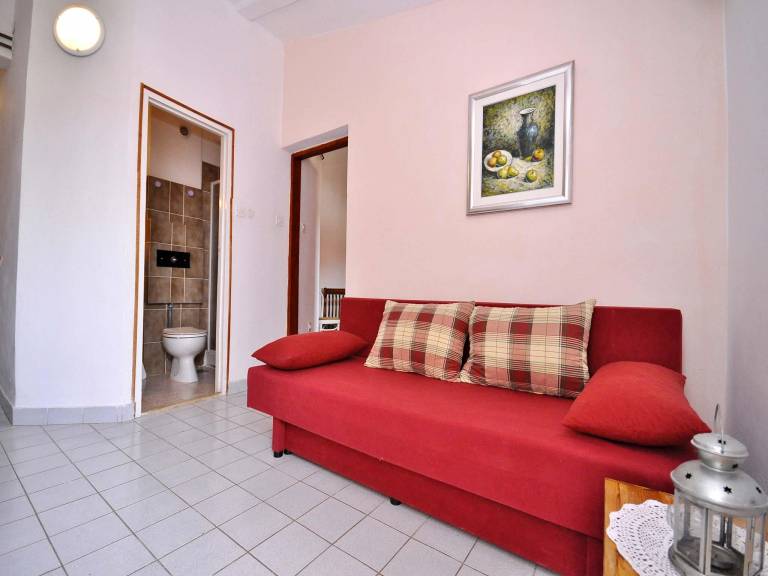 Lovely rental apartment with pool, fast internet & yard | Pets allowed — photo 4