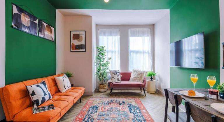 Lovely house | Pets are welcome in Salford