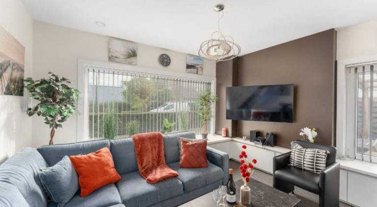 Fully equipped wonderful vacation home with terrace & yard | Good for workation | Pet-friendly — photo 2