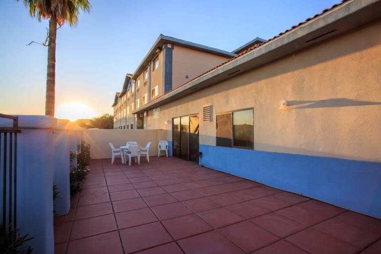 Vagabond Inn Executive Green Valley
