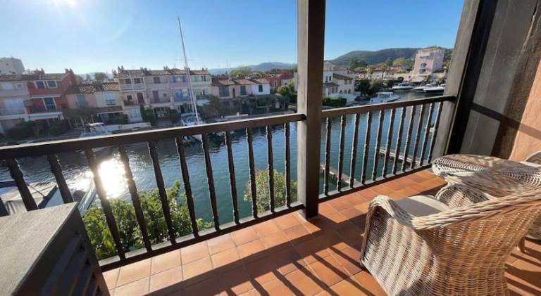 Vacation home with yard & patio | Next to the beach | Pet-friendly — photo 3