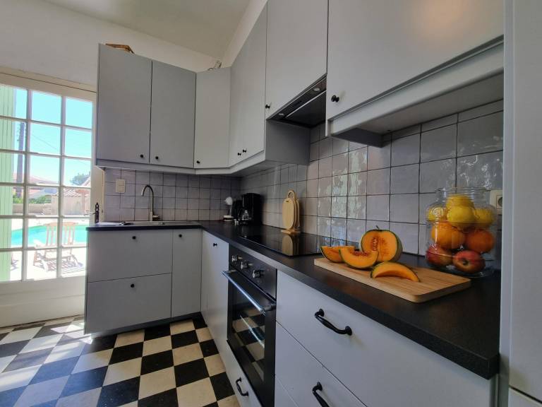 Tasteful maison de maître with private pool — photo 4
