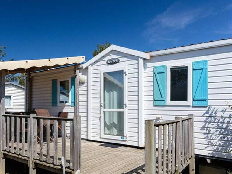 Mobile home with patio & heated pool — photo 4