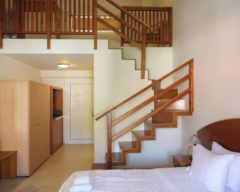 Accommodation  Kiato