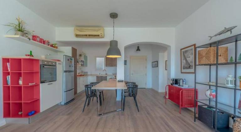 Apartment with garden — photo 4