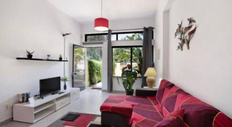 Pleasant holiday apartment with barbeque, yard & pool | Pets are welcome — photo 2